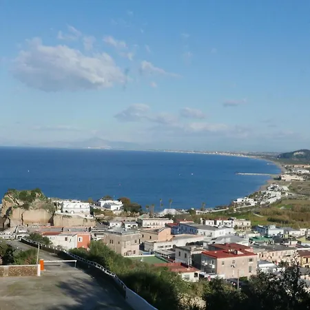 Lavinum مزرعة للإقامة